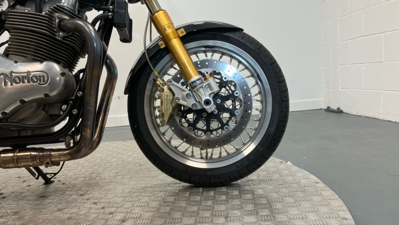 Norton Commando 961 SE